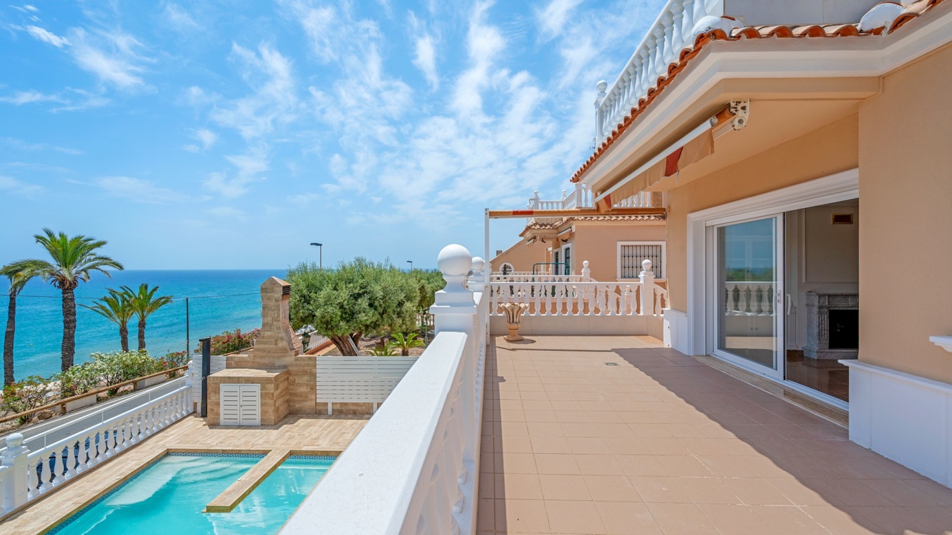 Videresalg - Fritliggende villa -
Torrevieja