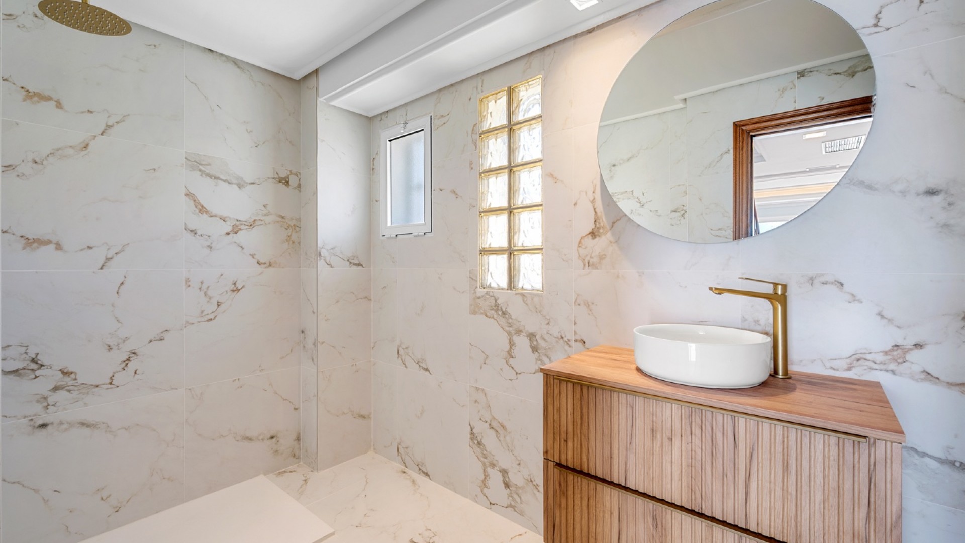 Videresalg - Fritliggende villa -
Torrevieja