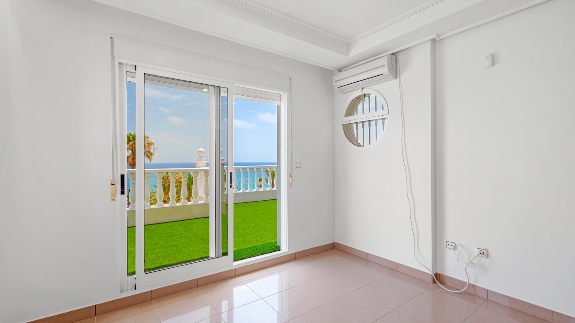 Videresalg - Fritliggende villa -
Torrevieja