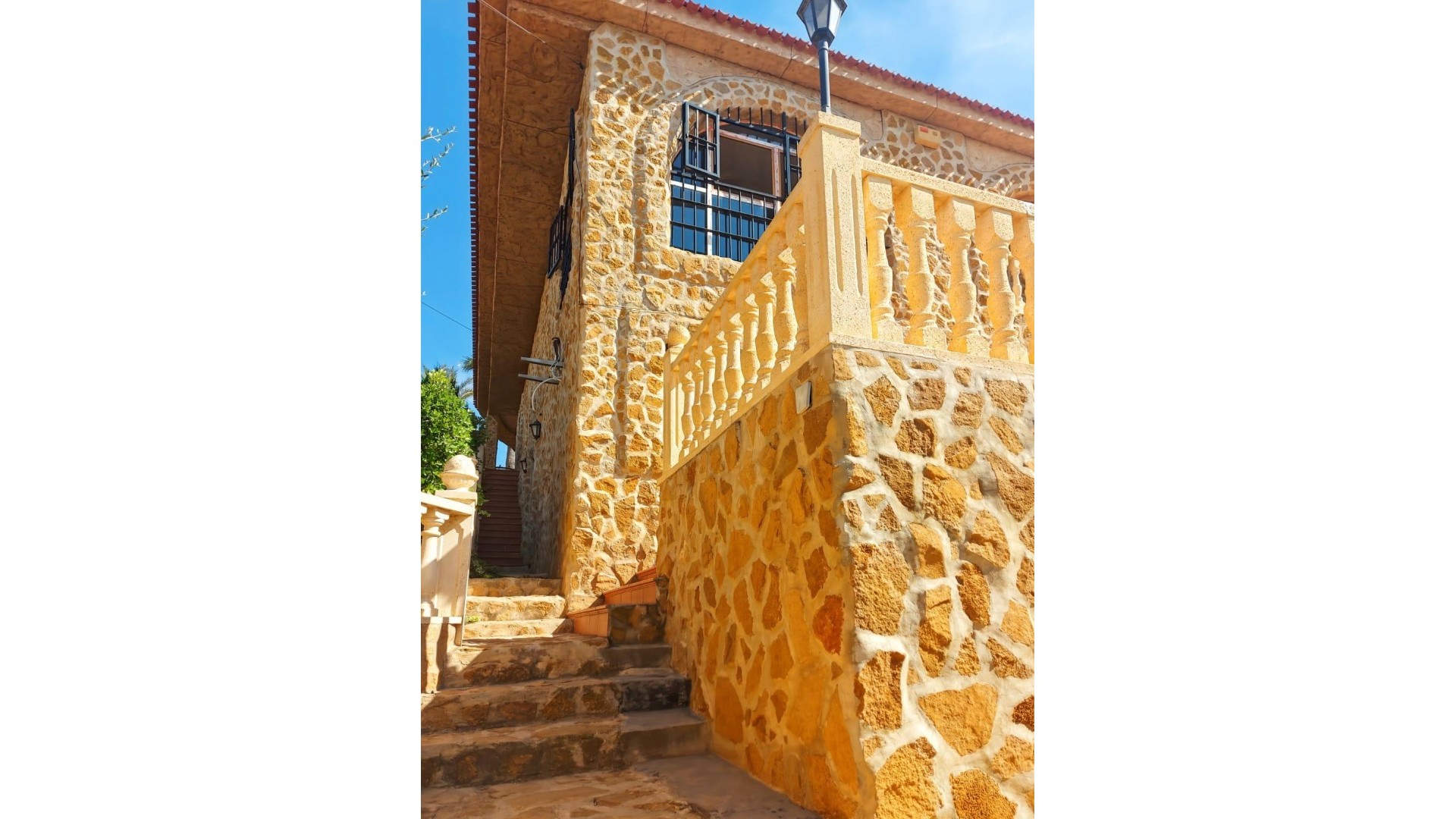 Videresalg - Fritliggende villa -
Torrevieja