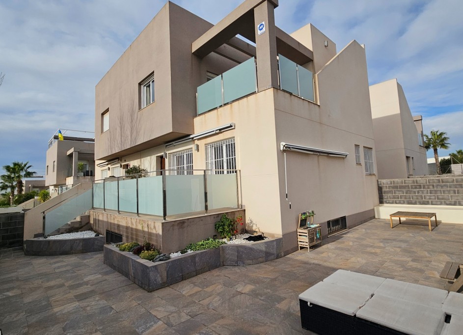 Videresalg - Fritliggende villa -
Torrevieja