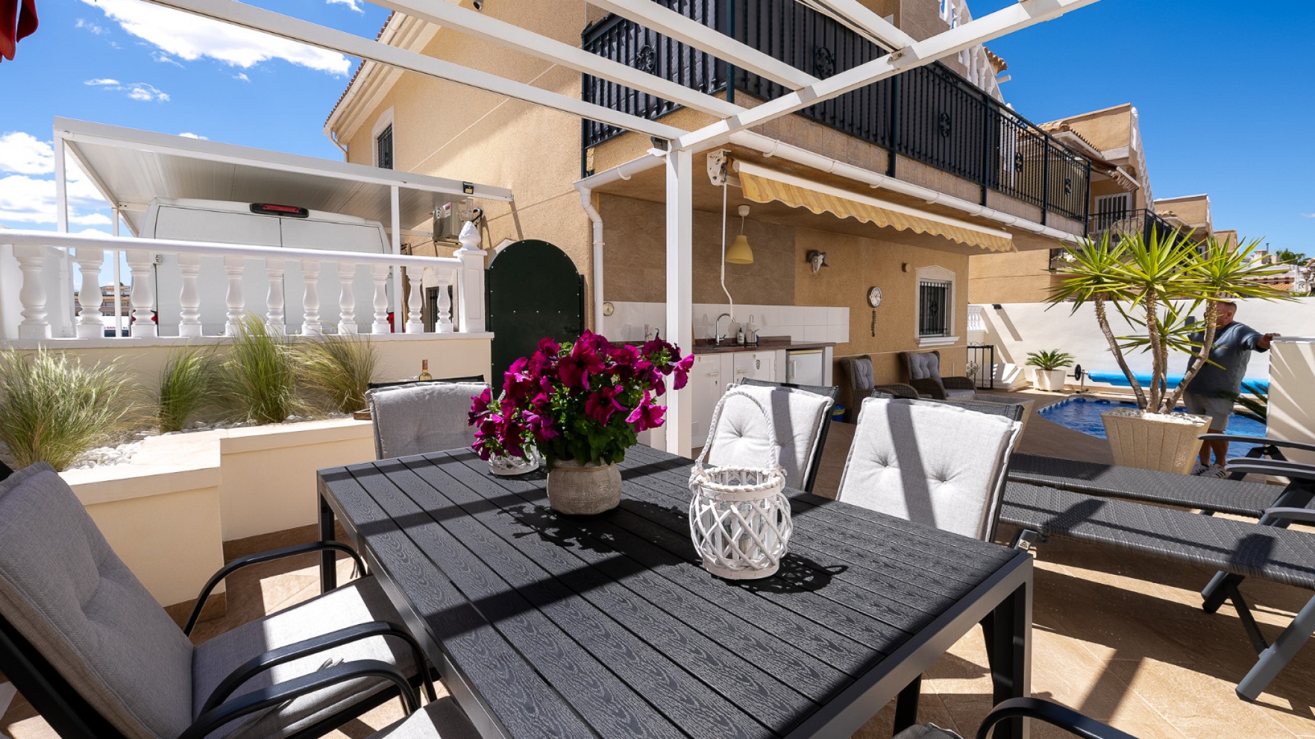 Videresalg - Fritliggende villa -
Villamartín - Montegolf