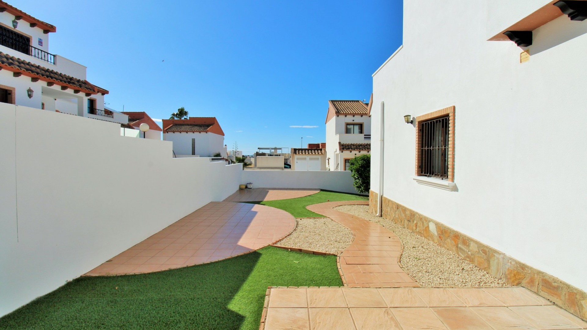 Videresalg - Fritliggende villa -
Villamartín - PAU 8