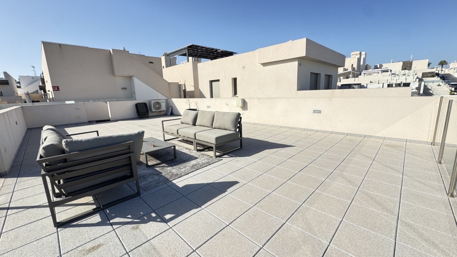 Videresalg - Fritliggende villa -
Villamartín - V