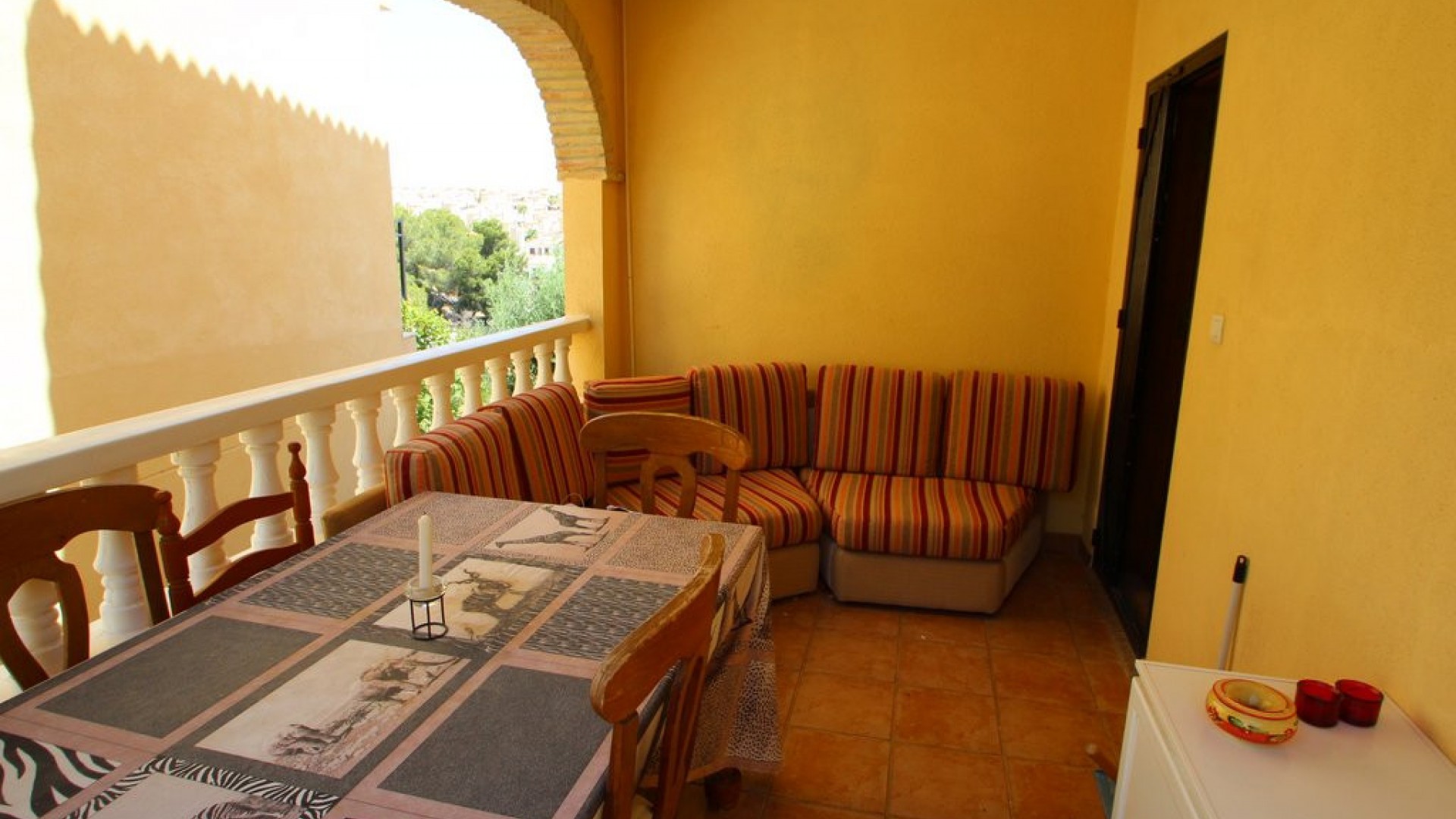 Videresalg - Fritliggende villa -
Villamartín - Villacosta