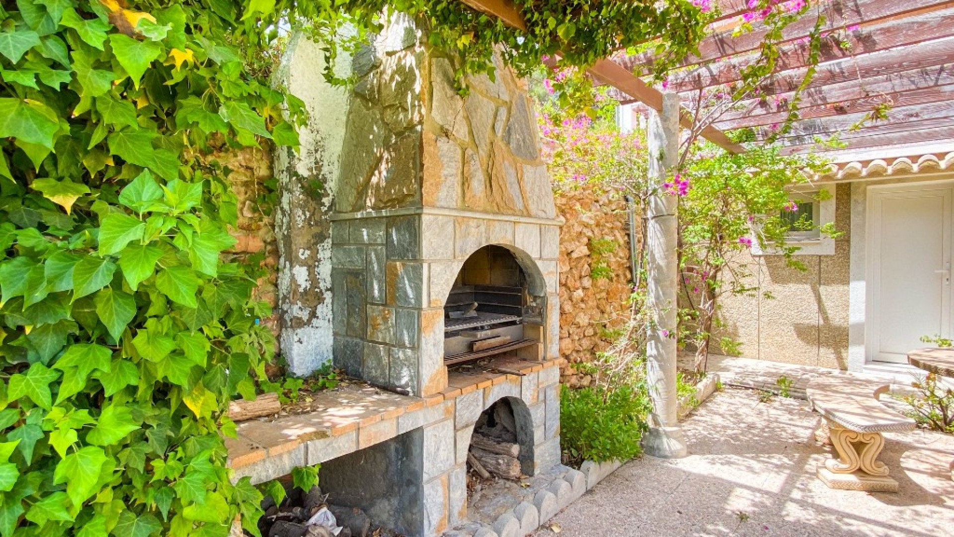 Videresalg - Fritliggende villa -
Villamartín - Villamartin