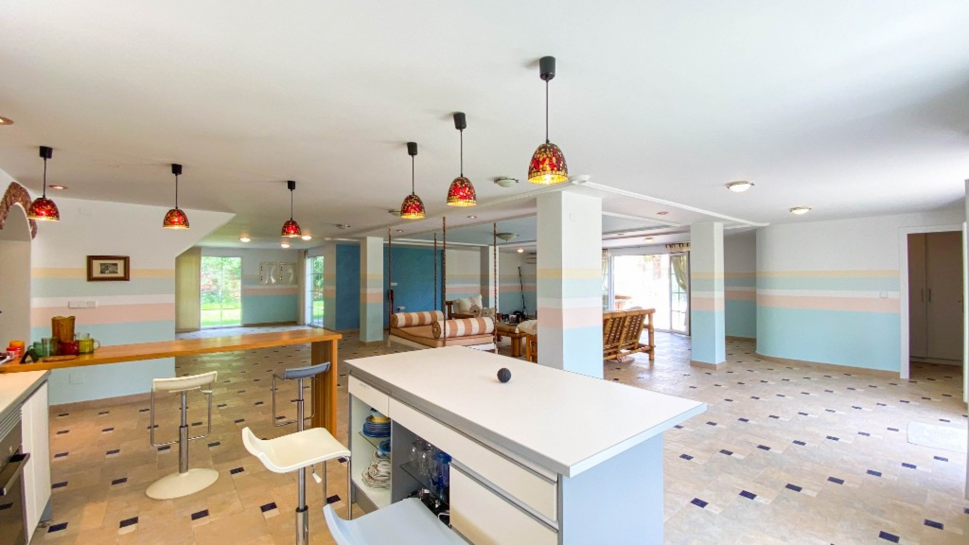 Videresalg - Fritliggende villa -
Villamartín - Villamartin