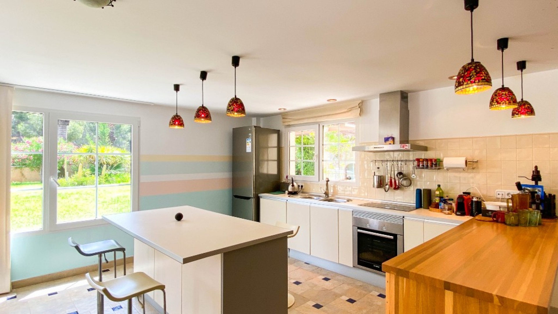 Videresalg - Fritliggende villa -
Villamartín - Villamartin