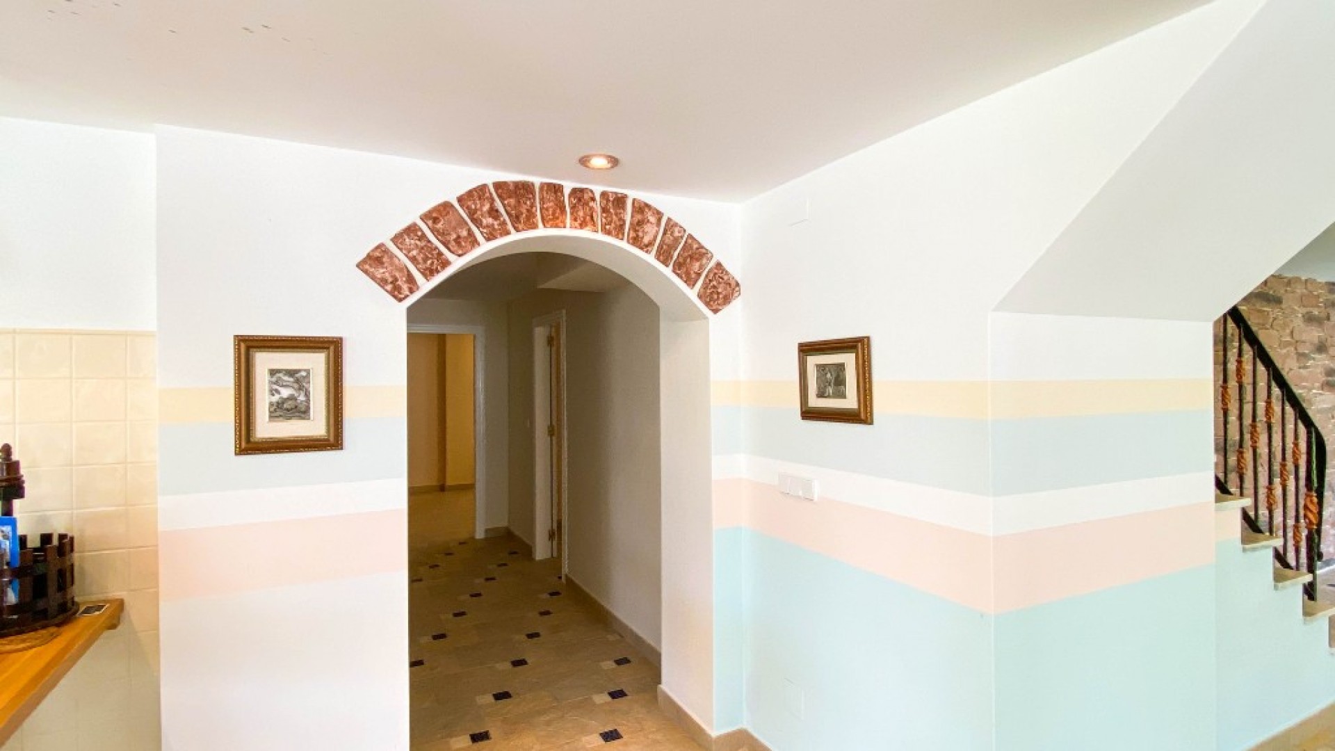 Videresalg - Fritliggende villa -
Villamartín - Villamartin