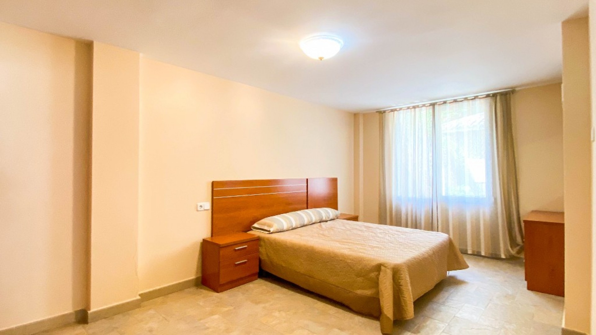 Videresalg - Fritliggende villa -
Villamartín - Villamartin