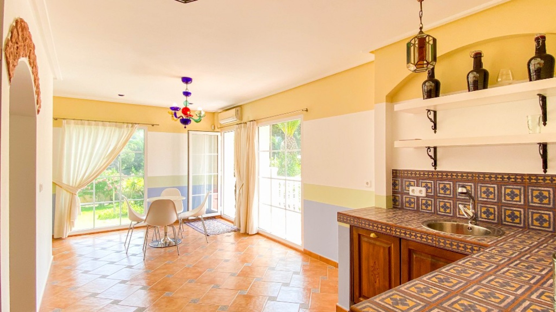 Videresalg - Fritliggende villa -
Villamartín - Villamartin