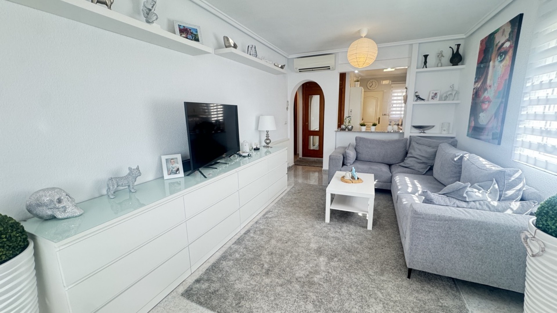 Videresalg - Fritliggende villa -
Villamartín