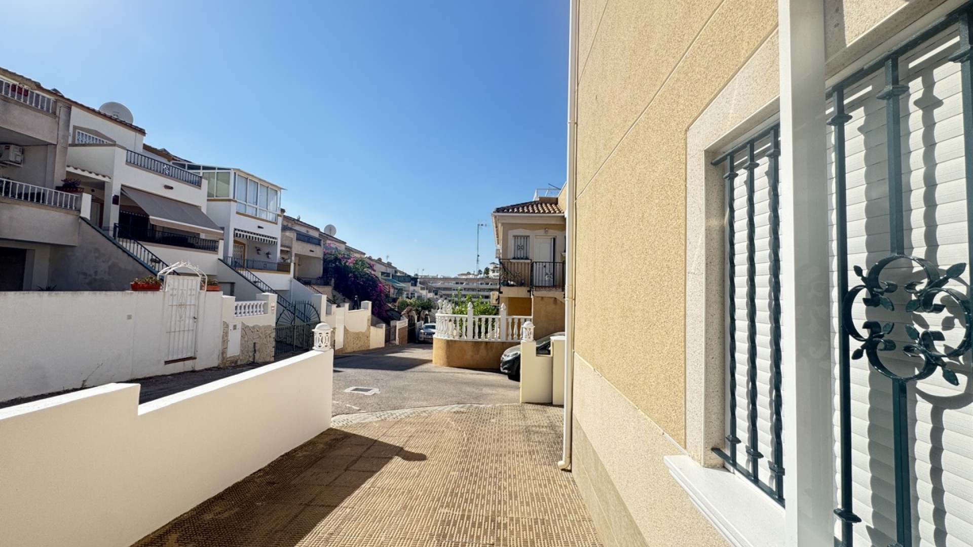 Videresalg - Fritliggende villa -
Villamartín