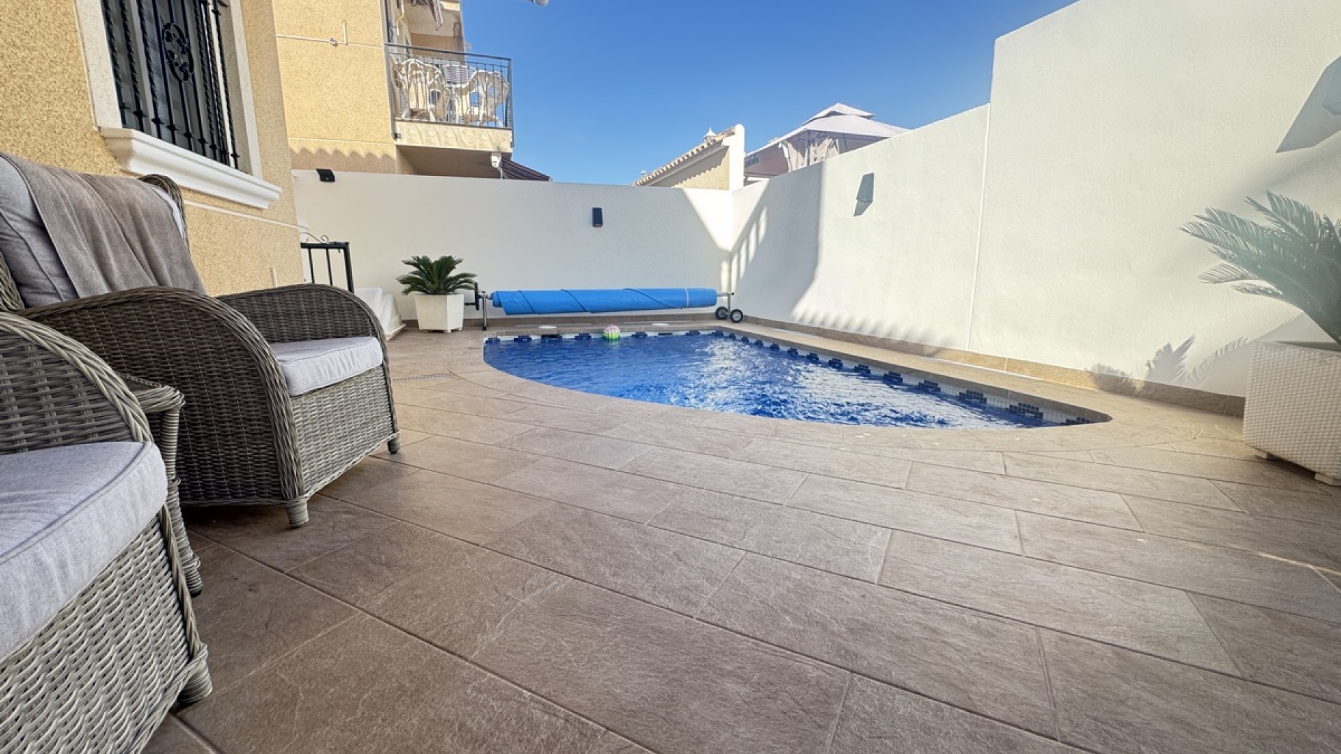 Videresalg - Fritliggende villa -
Villamartín