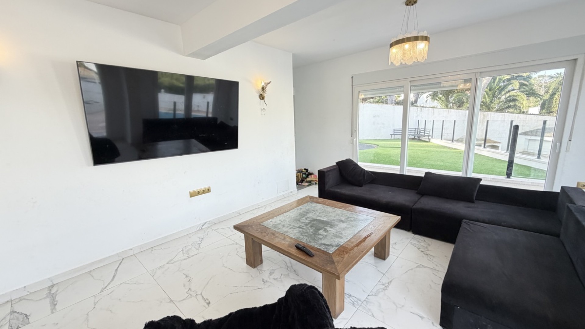 Videresalg - Fritliggende villa -
Villamartín