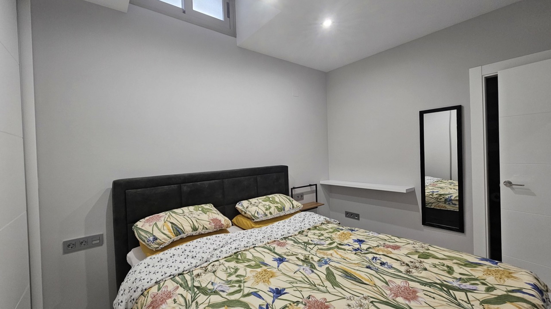 Videresalg - Fritliggende villa -
Villamartín