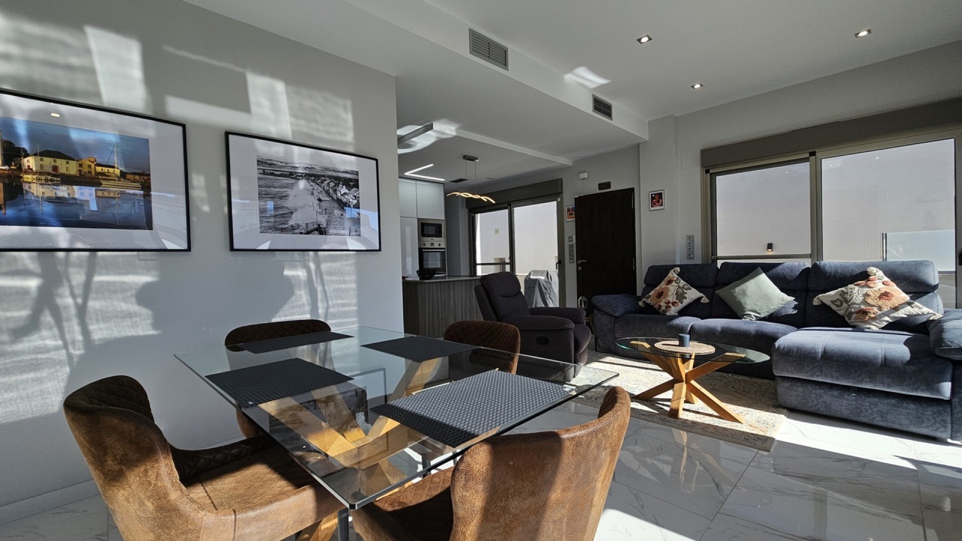 Videresalg - Fritliggende villa -
Villamartín