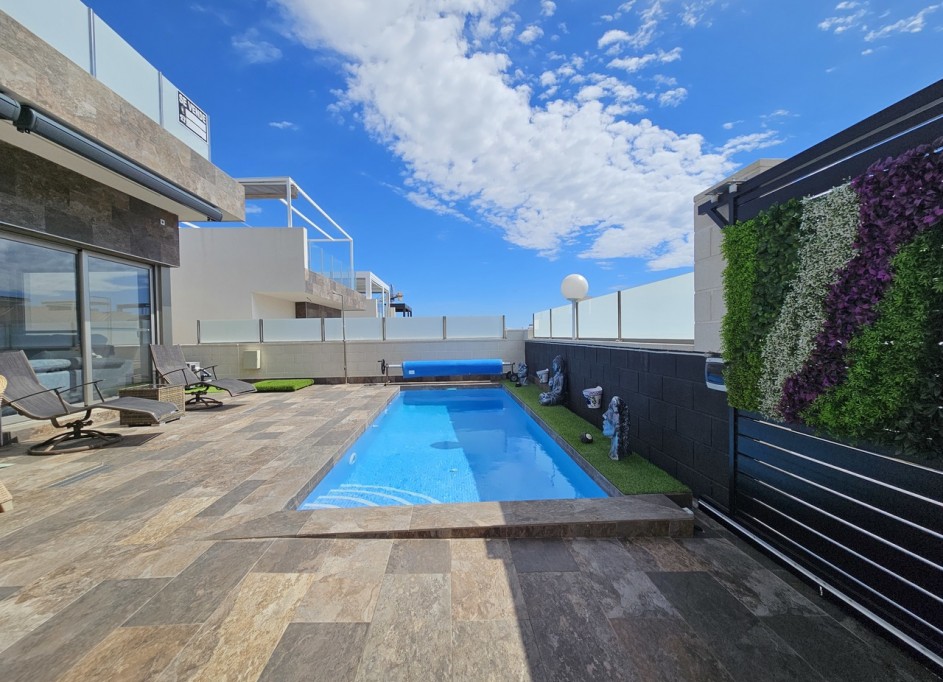 Videresalg - Fritliggende villa -
Villamartín