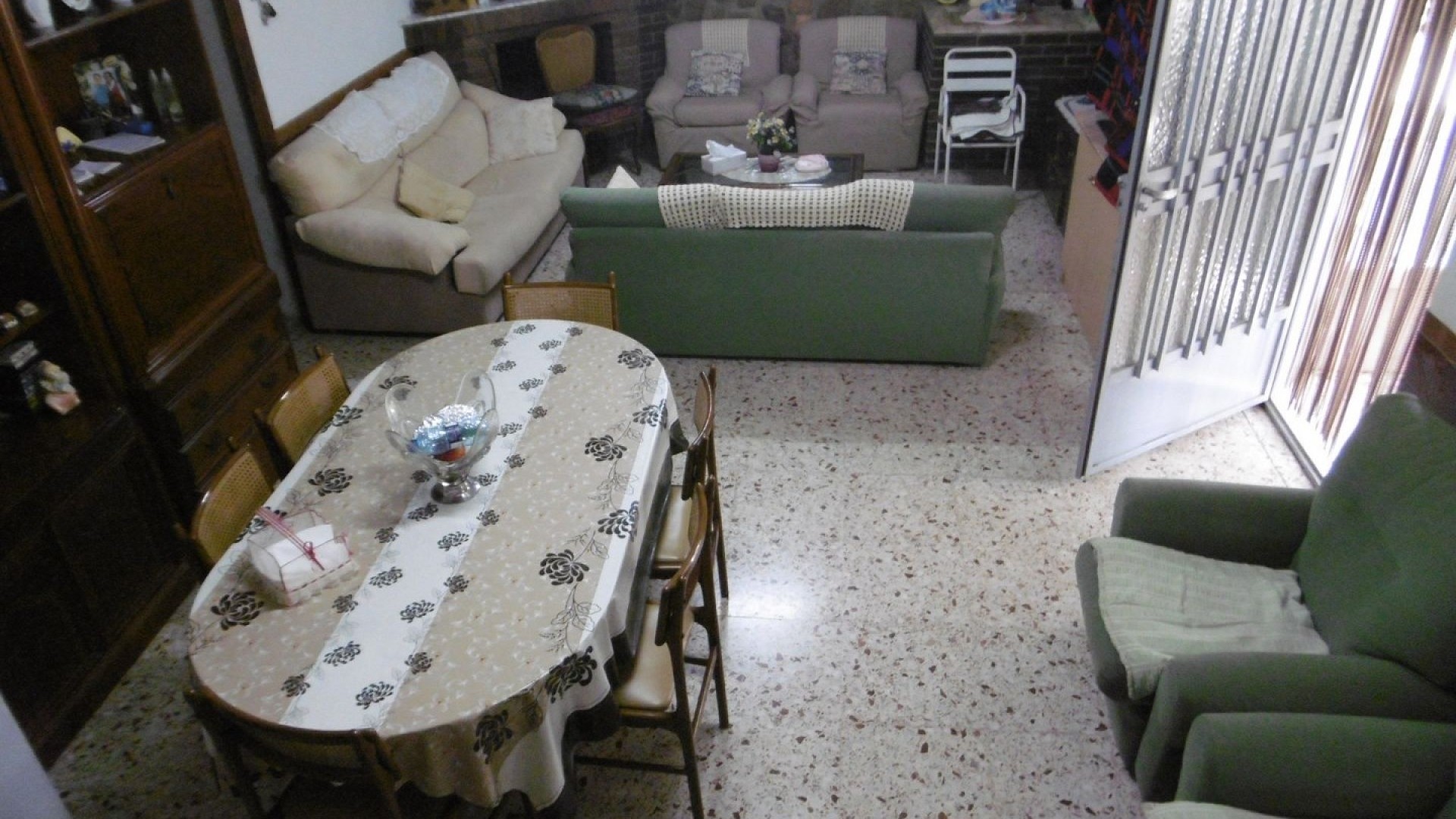 Videresalg - Fritliggende villa -
Yecla