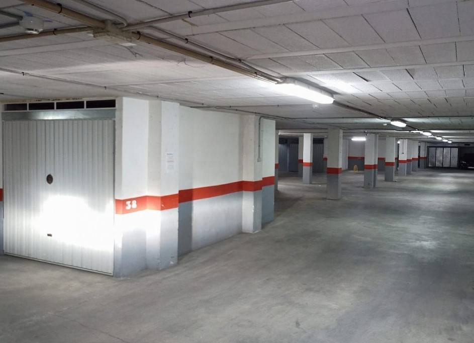 Videresalg - Garage -
Torrevieja - Estacion de autobuses