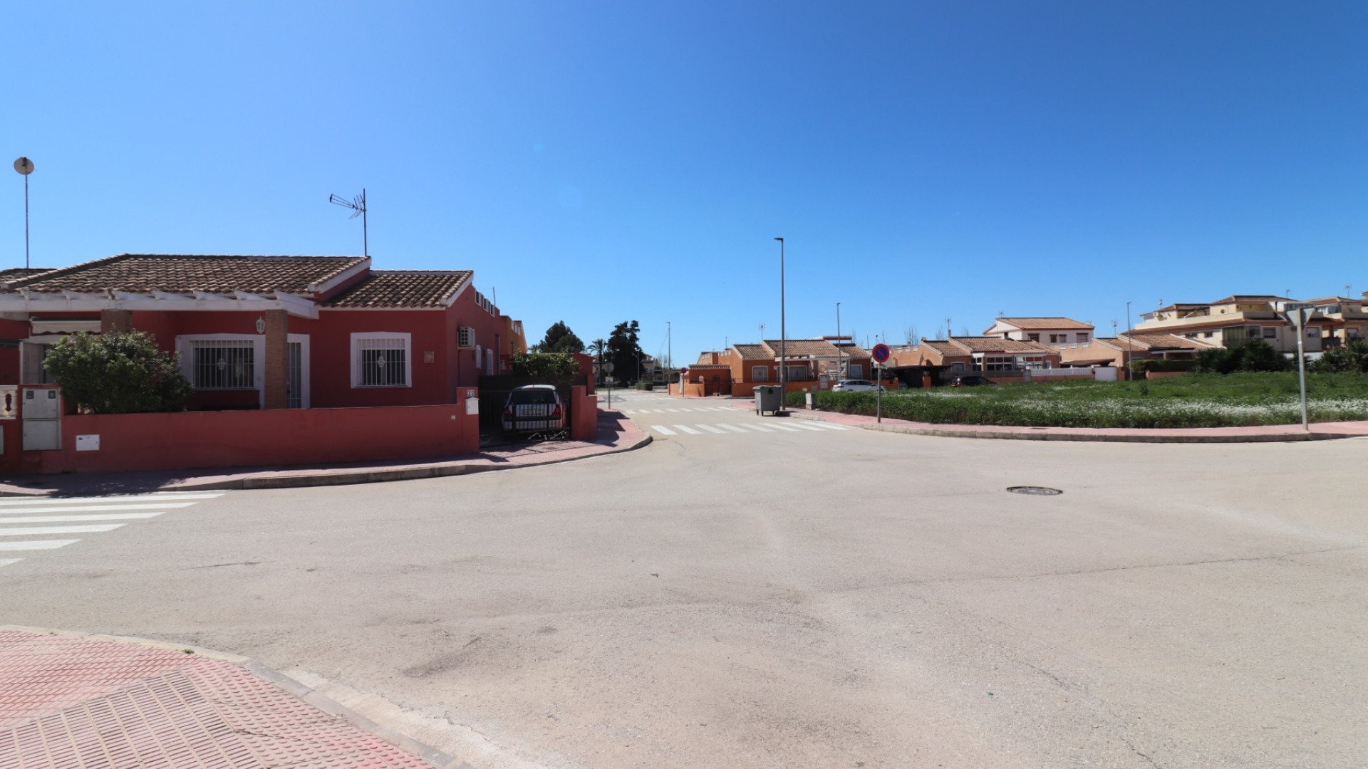 Videresalg - Grund Jord -
Daya Nueva - Daya Nueva - Town