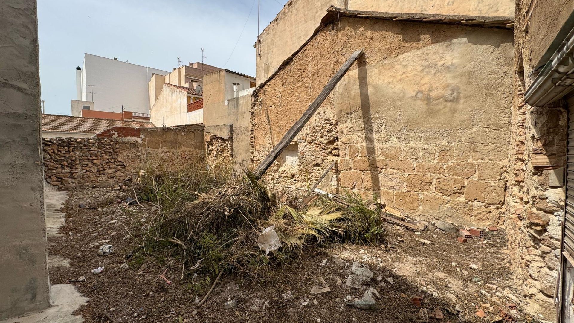 Videresalg - Grund Jord -
Torrevieja - Centro