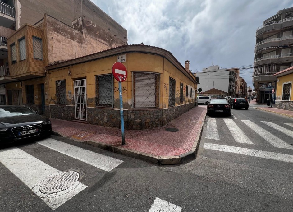 Videresalg - Grund Jord -
Torrevieja - Playa del cura