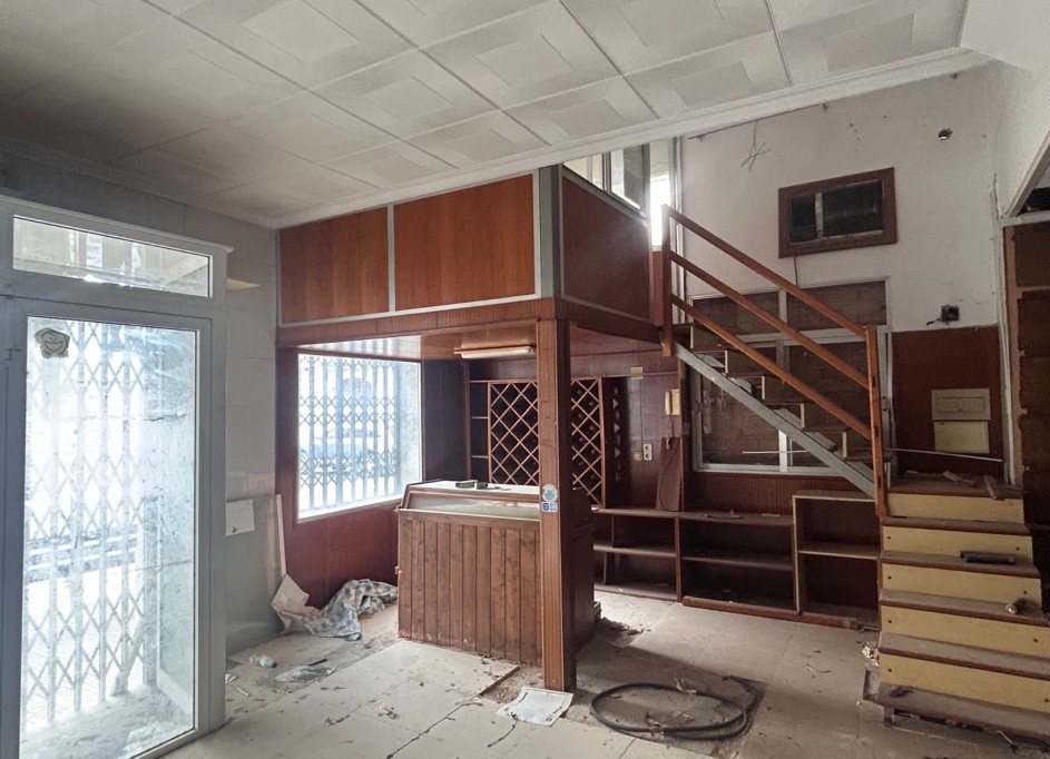 Videresalg - Kommerciel -
Jacarilla