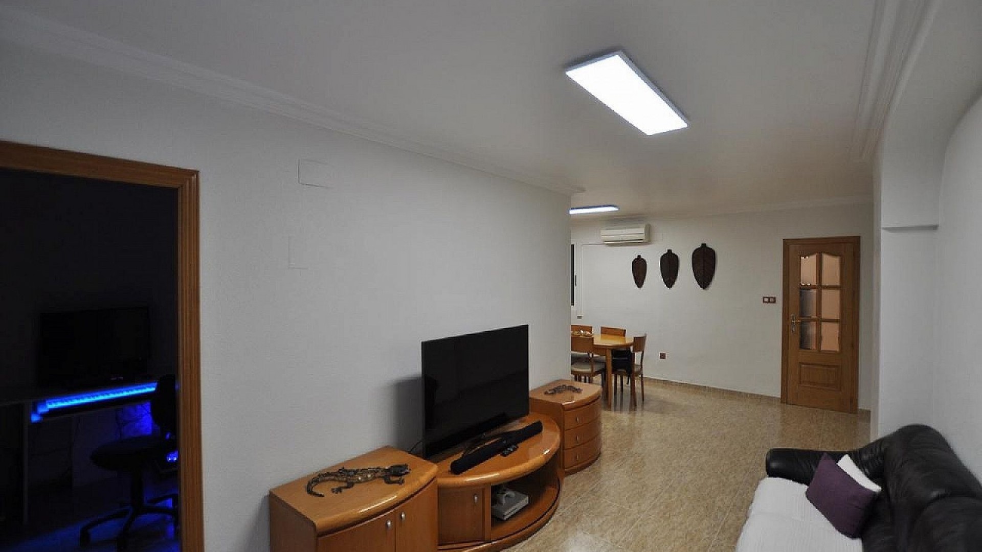 Videresalg - Kommerciel -
Villena