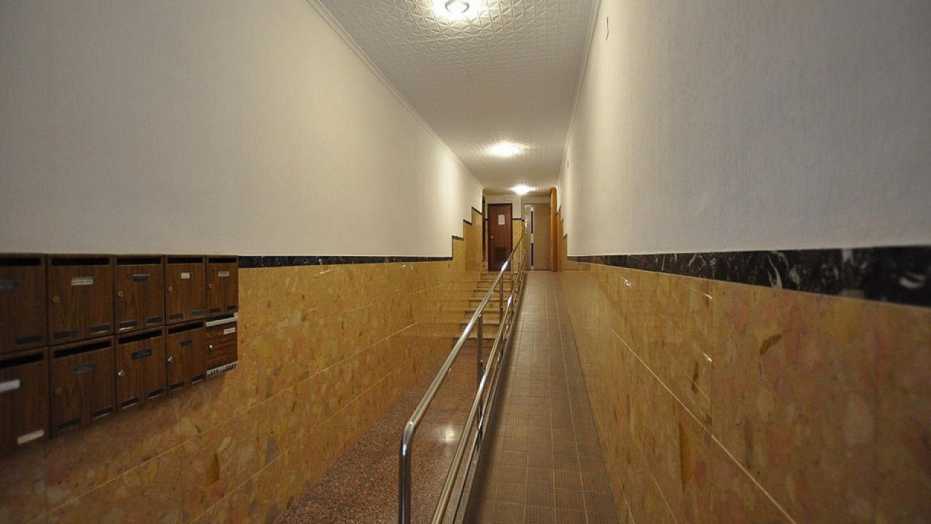 Videresalg - Kommerciel -
Villena