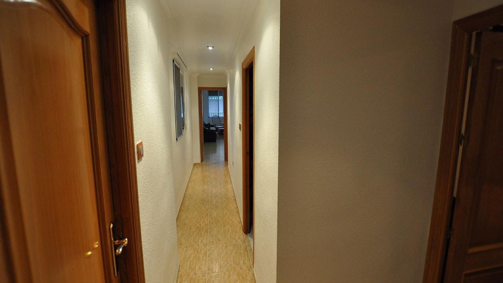 Videresalg - Kommerciel -
Villena