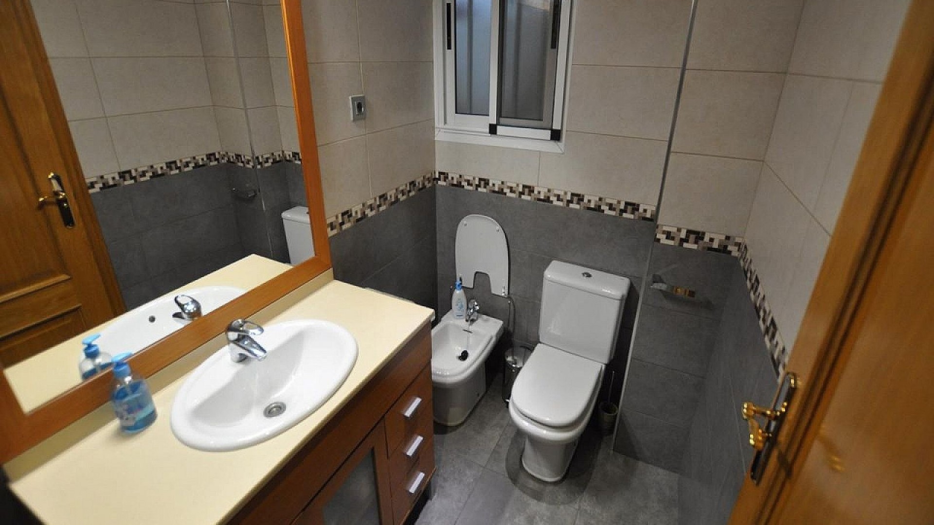 Videresalg - Kommerciel -
Villena