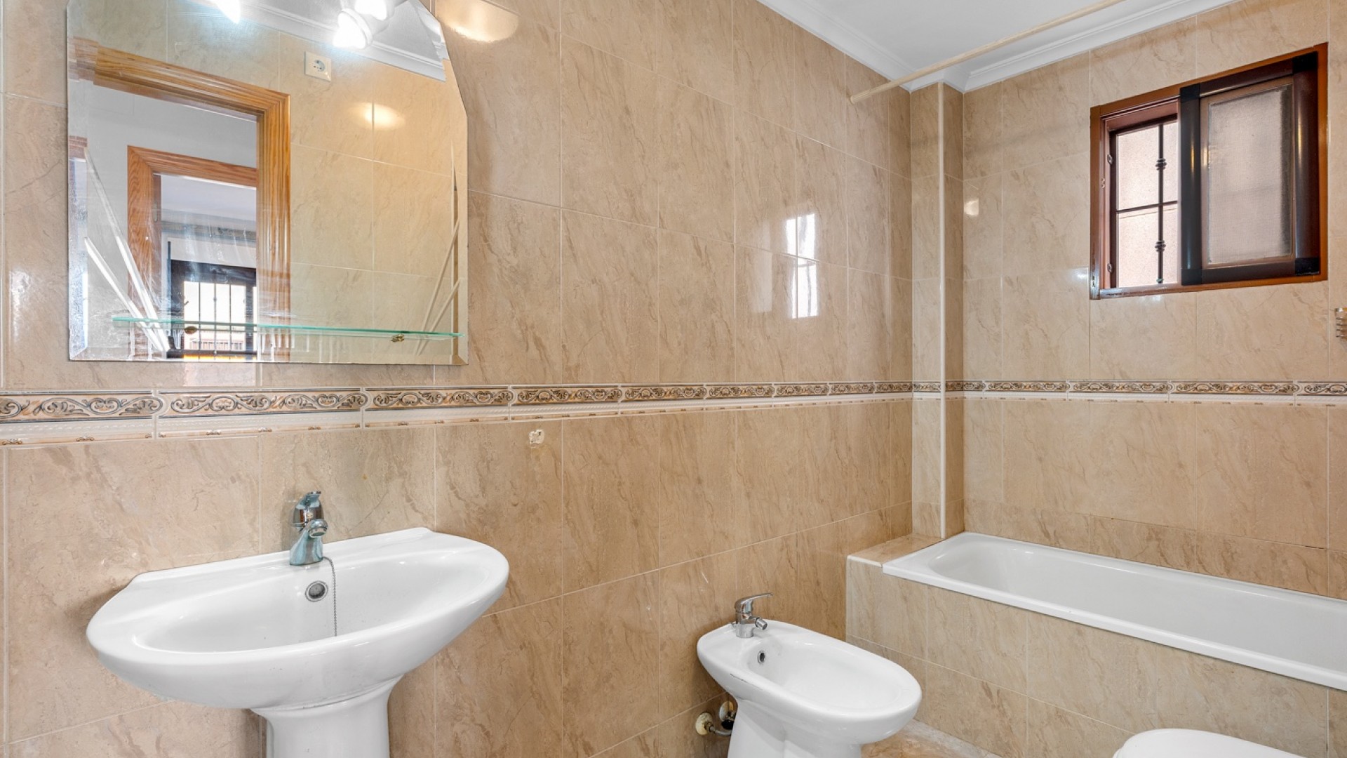 Videresalg - Lejlighed lejlighed -
Daya Vieja