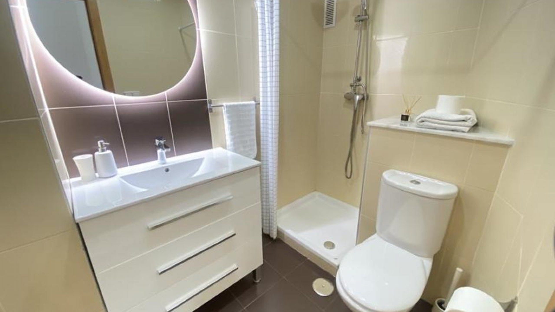 Videresalg - Lejlighed lejlighed -
La Tercia