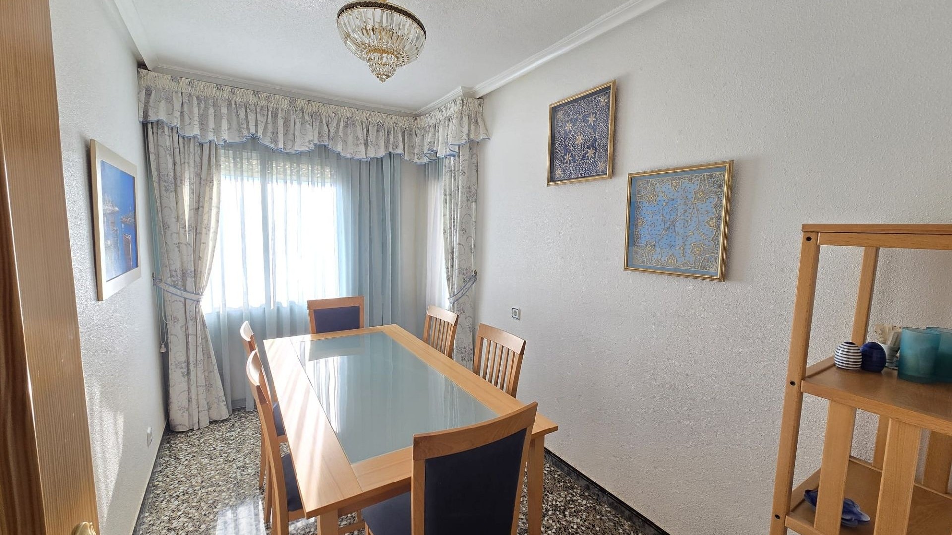 Videresalg - Lejlighed lejlighed -
SAX