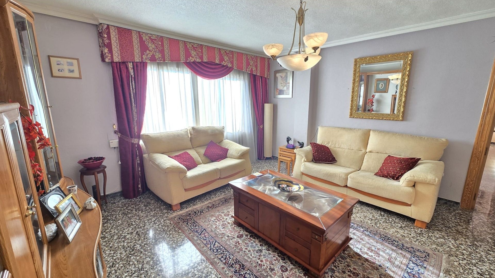 Videresalg - Lejlighed lejlighed -
SAX