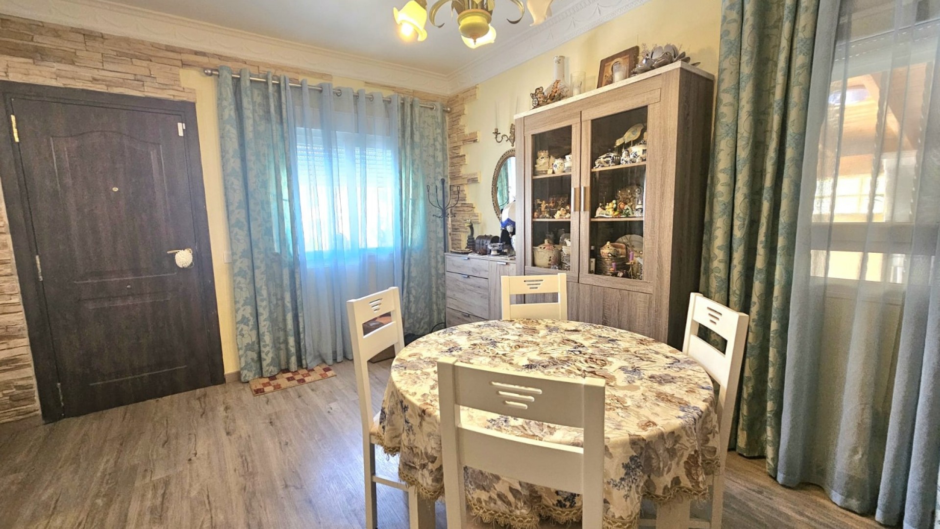 Videresalg - Villa -
Torrevieja - Torre la mata