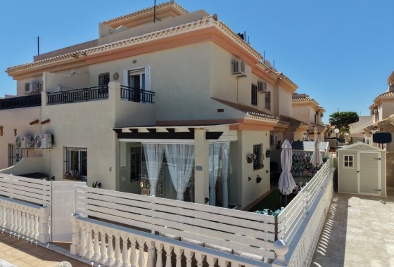 Villa adosada - Venta - Orihuela Costa -
                Playa Flamenca