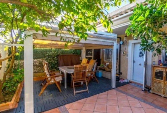 Villa adosada - Venta - Torrevieja - Aguas Nuevas