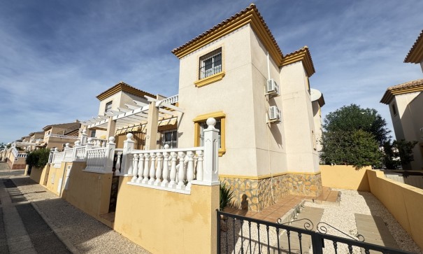 Villa adosada - Venta - Villamartín - Villamartín