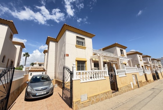 Villa adosada - Venta - Villamartín - Villamartín