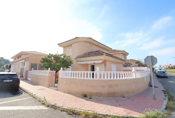 Villa - Herverkoop - Torrevieja - Los Balcones