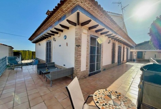 Villa individuelle - Revente - Avileses -
                Avileses