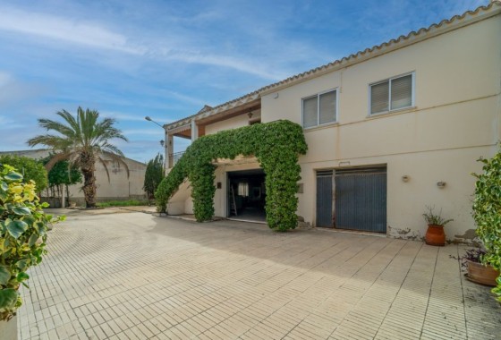 Villa Individuelle - Revente -
        Salinas - C6O-21112