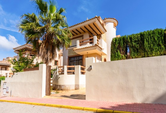 Villa Individuelle - Revente - Villamartín -
                Villamartín