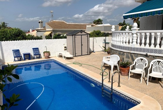 Villa mitoyenne - Revente - Torrevieja -
                La Siesta