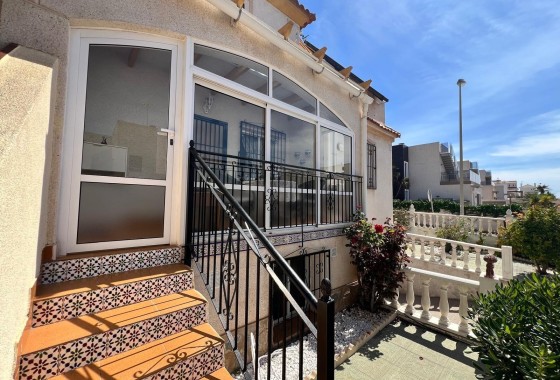 Villa mitoyenne - Revente - Torrevieja -
                Torre la mata