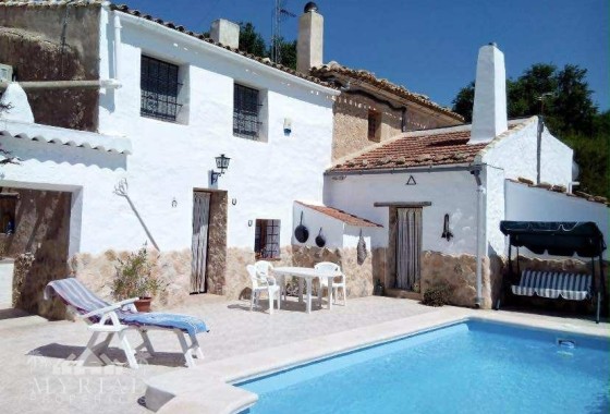 Villa - Resale -
        Yecla - C8P-40027