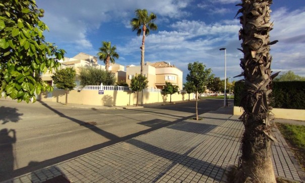 Villa - Sprzedaż - Torrevieja - Torrevieja