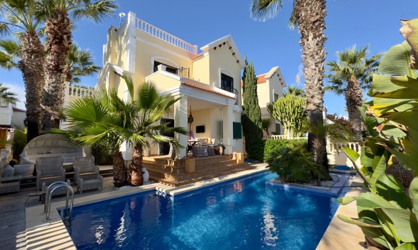 Villa - Vrijstaand - Herverkoop - Orihuela Costa - Los Dolses*